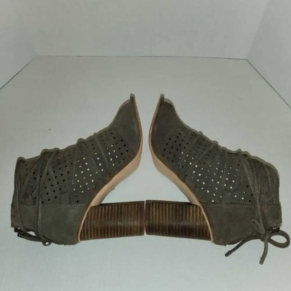 VERY VOLATILE VV Kalio Grey Gray Wrap Around Suede Peep Toe Shoetie Womens 9